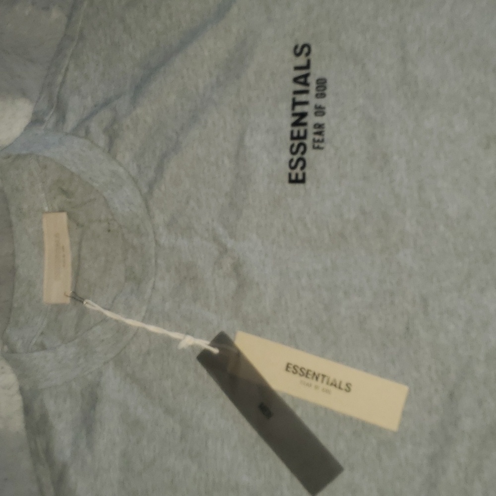 Essential tshirt - Picture 2 of 5